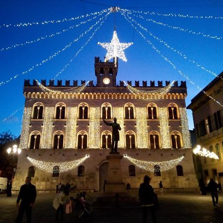 Holiday At Chiavari Exterior photo