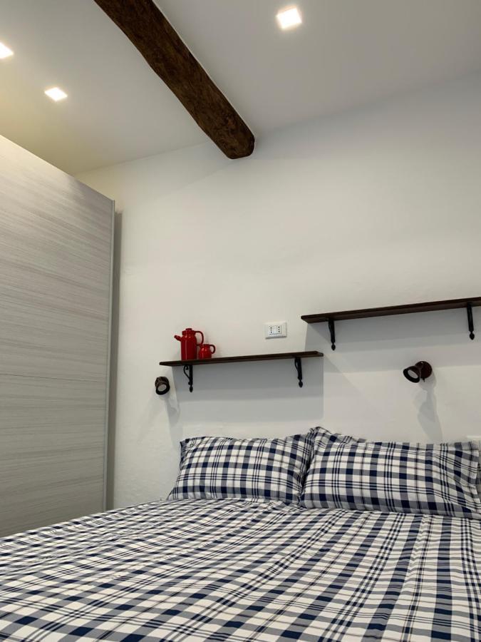 Holiday At Chiavari Exterior photo