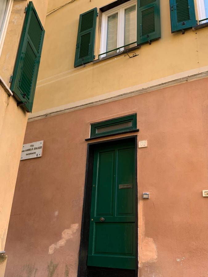 Holiday At Chiavari Exterior photo
