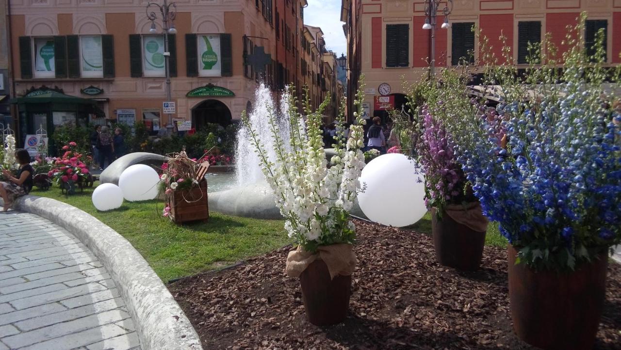 Holiday At Chiavari Exterior photo